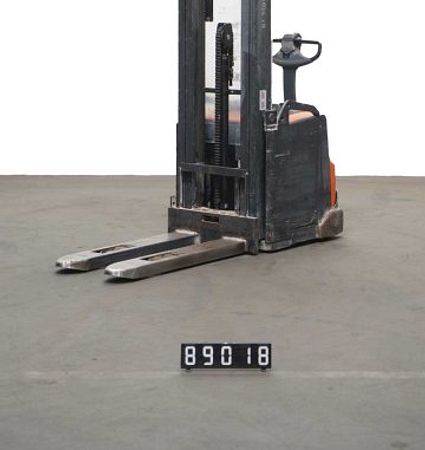 T89018