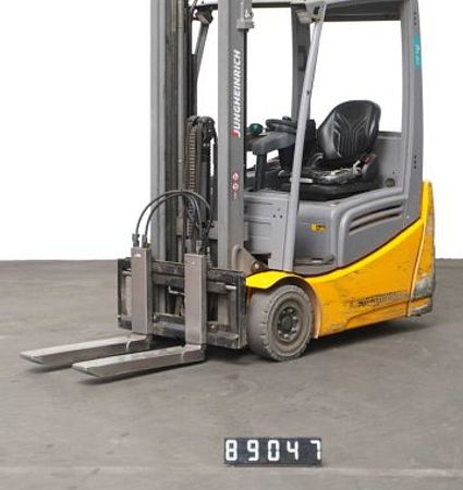 T89047